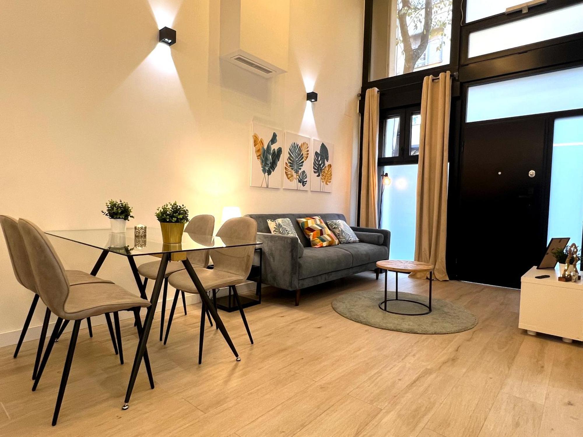 Duplex Moderno Y Acogedor Junto A Atocha Apartamento Madri Exterior foto