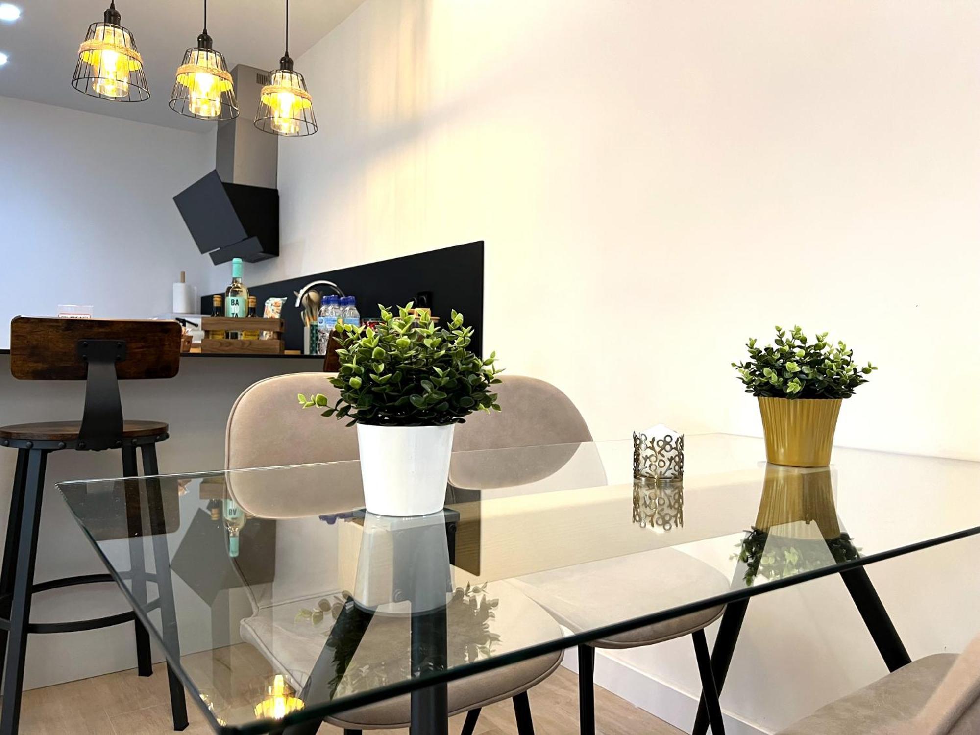 Duplex Moderno Y Acogedor Junto A Atocha Apartamento Madri Exterior foto