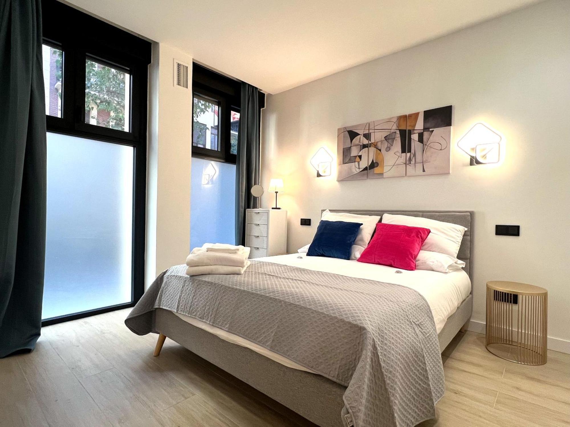 Duplex Moderno Y Acogedor Junto A Atocha Apartamento Madri Exterior foto