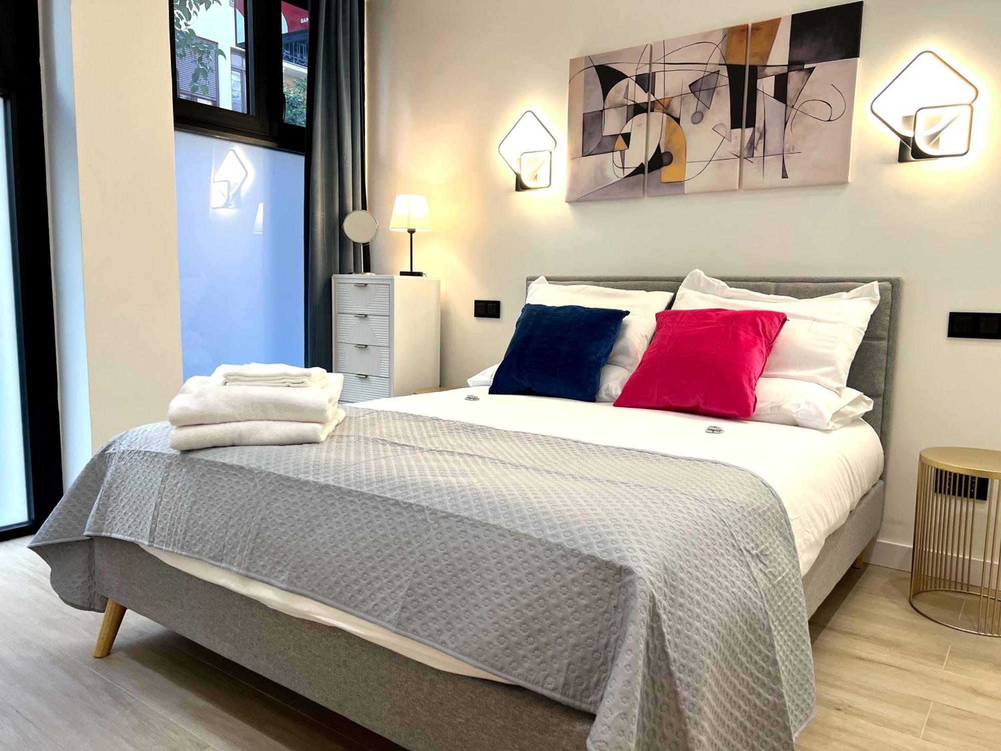 Duplex Moderno Y Acogedor Junto A Atocha Apartamento Madri Exterior foto