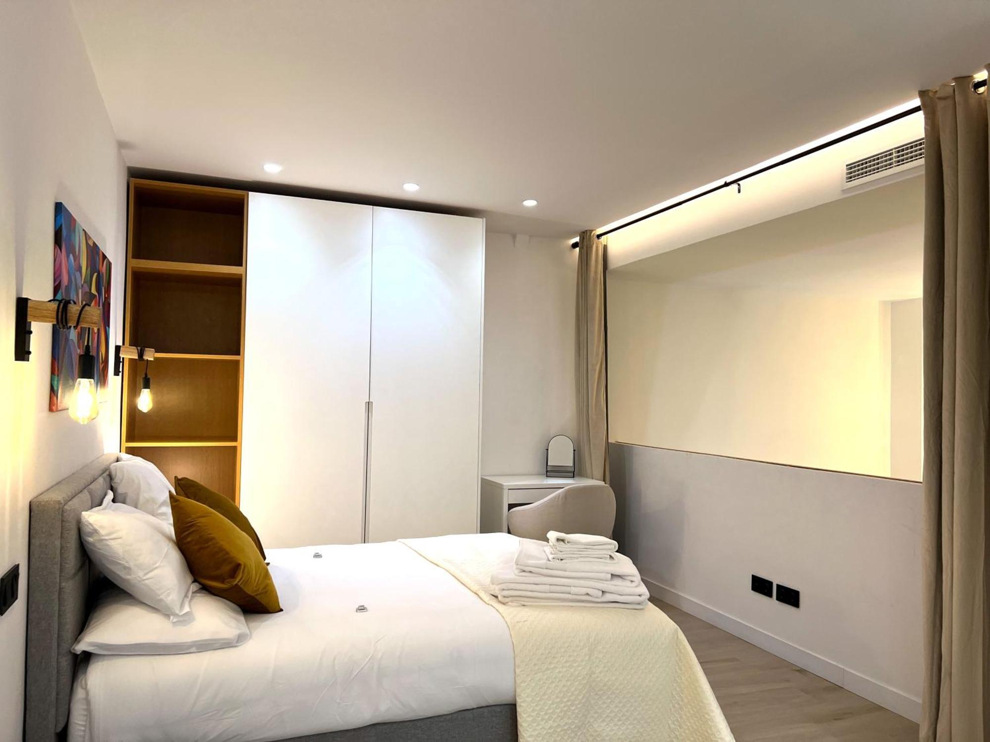 Duplex Moderno Y Acogedor Junto A Atocha Apartamento Madri Exterior foto