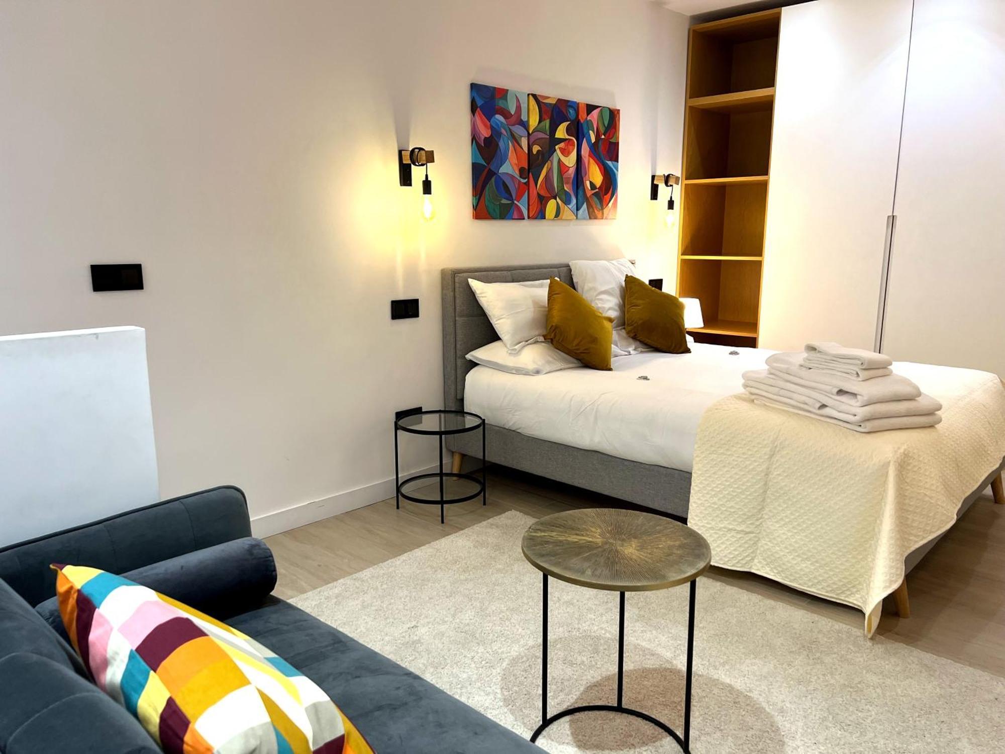 Duplex Moderno Y Acogedor Junto A Atocha Apartamento Madri Exterior foto