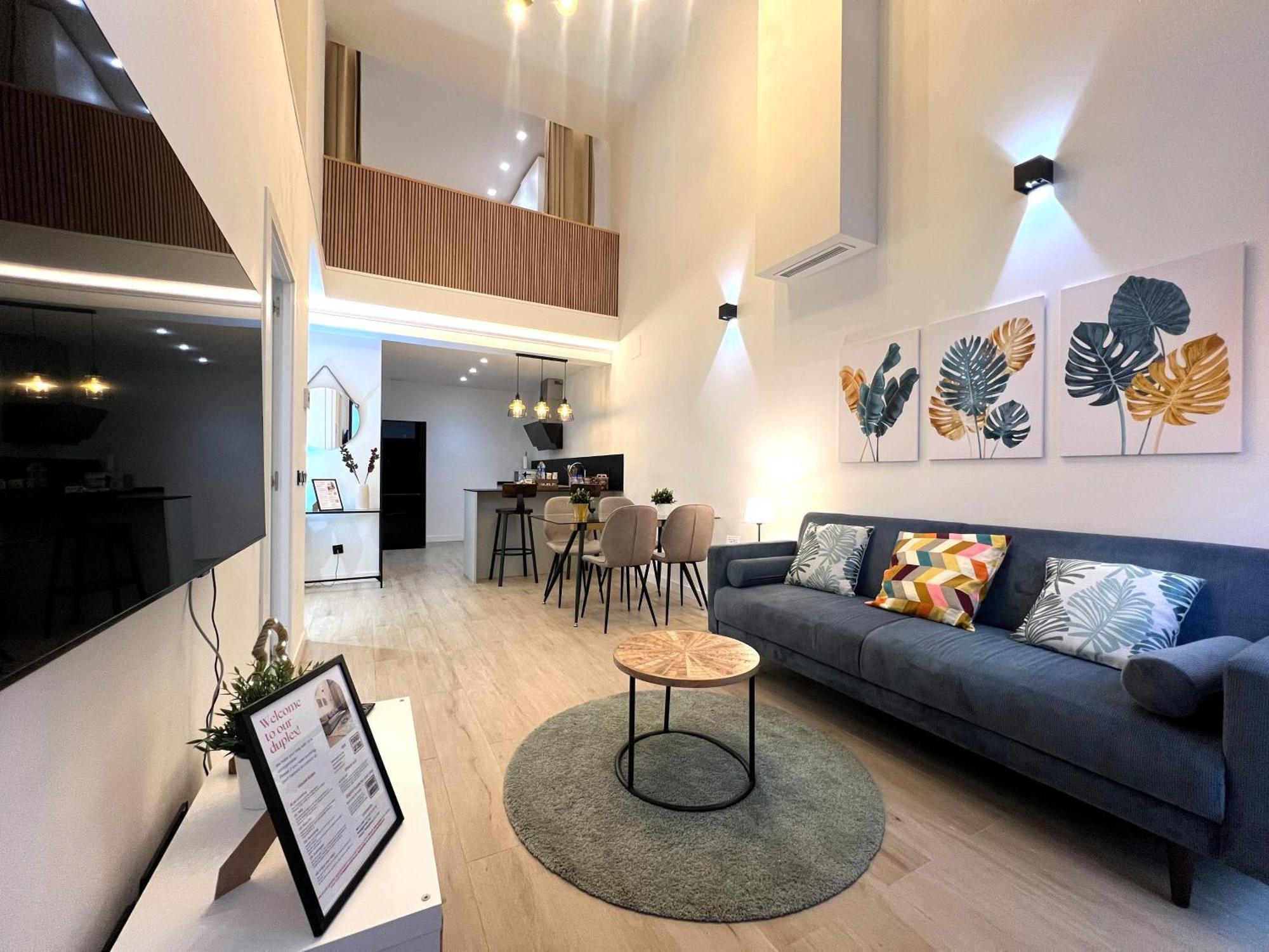 Duplex Moderno Y Acogedor Junto A Atocha Apartamento Madri Exterior foto